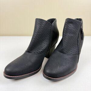 BareTraps Cacie Black Ankle Boots